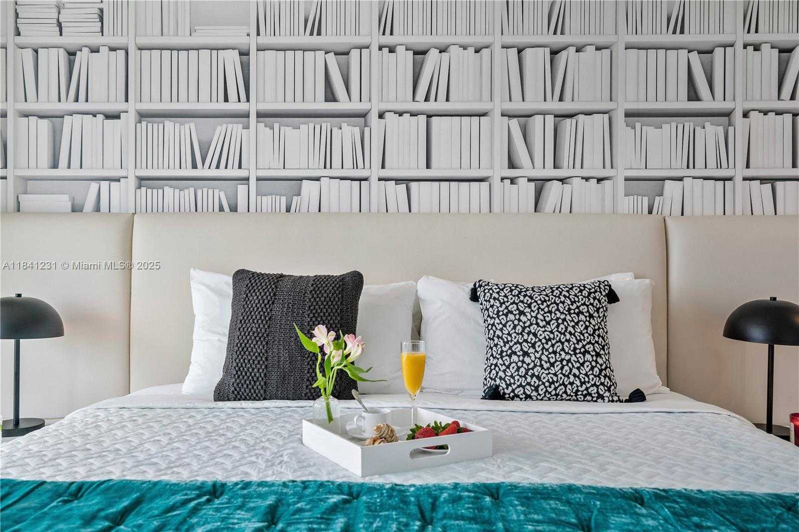 Small Image of 2889 MCFARLANE RD #1801, Miami Number 22