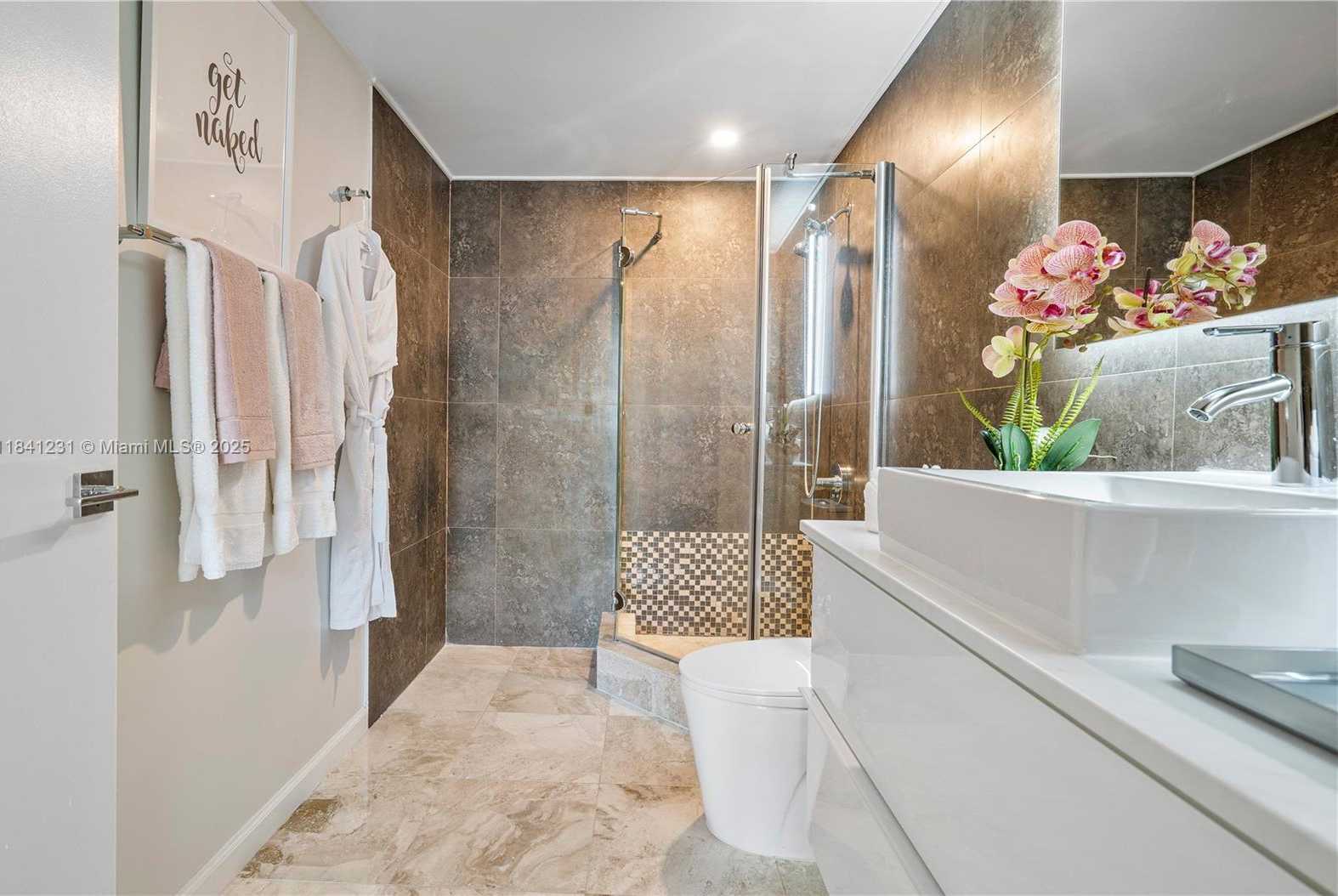 Small Image of 2889 MCFARLANE RD #1801, Miami Number 37
