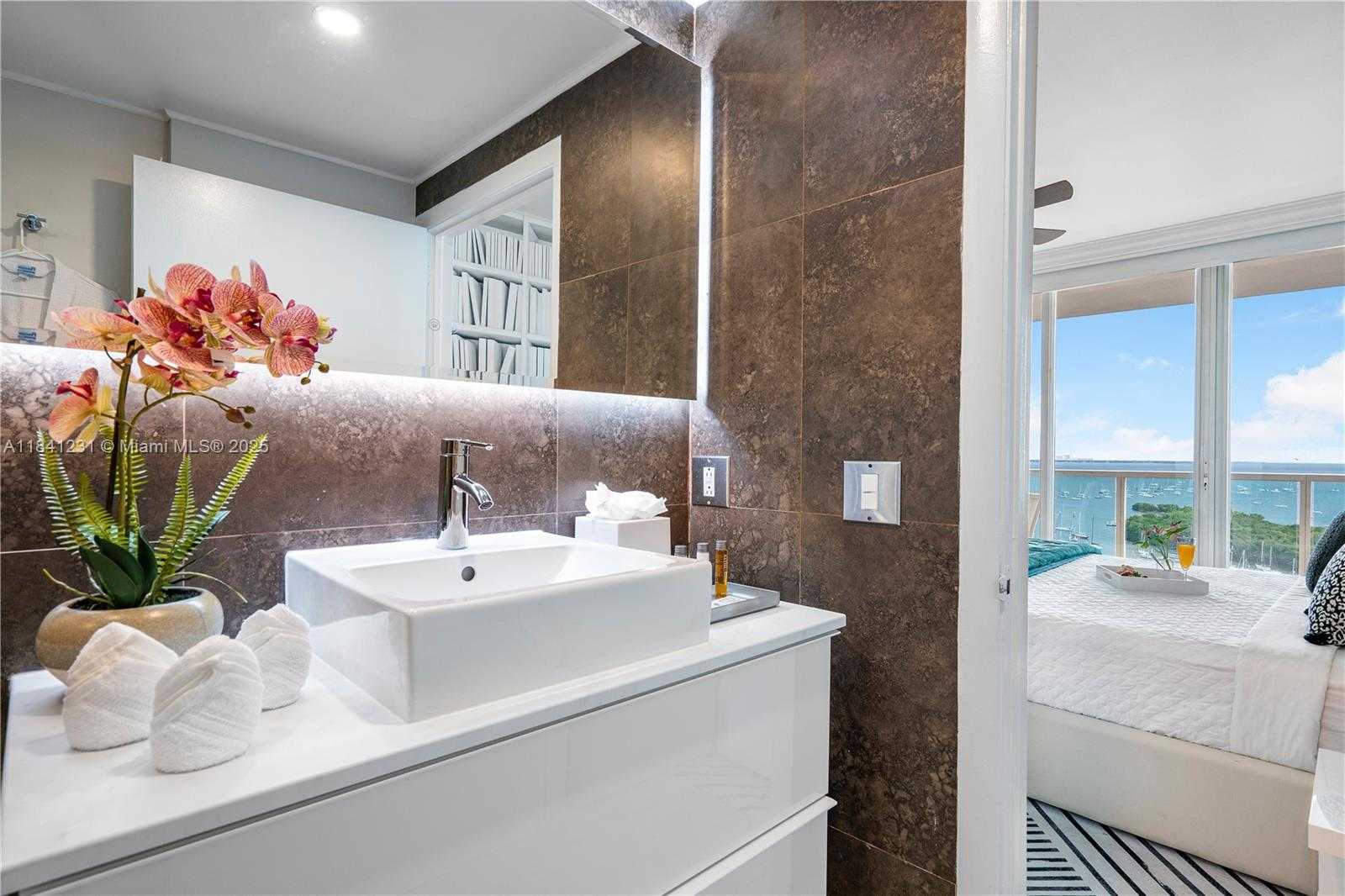 Small Image of 2889 MCFARLANE RD #1801, Miami Number 40