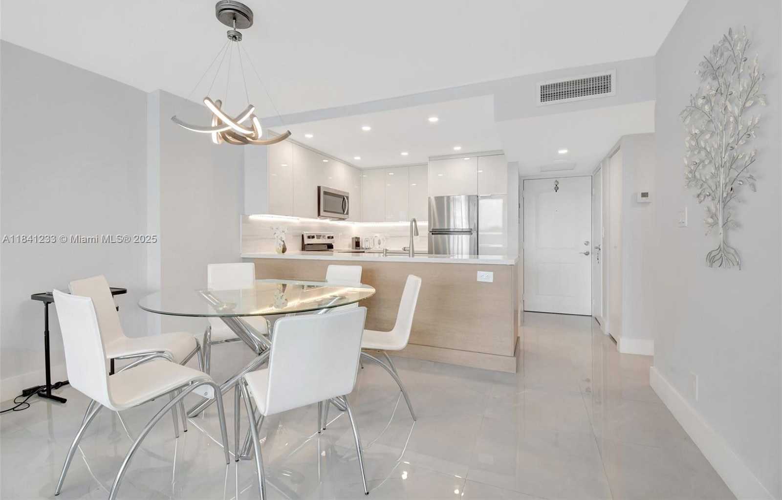 Small Image of Sunny Isles Beach Number 10