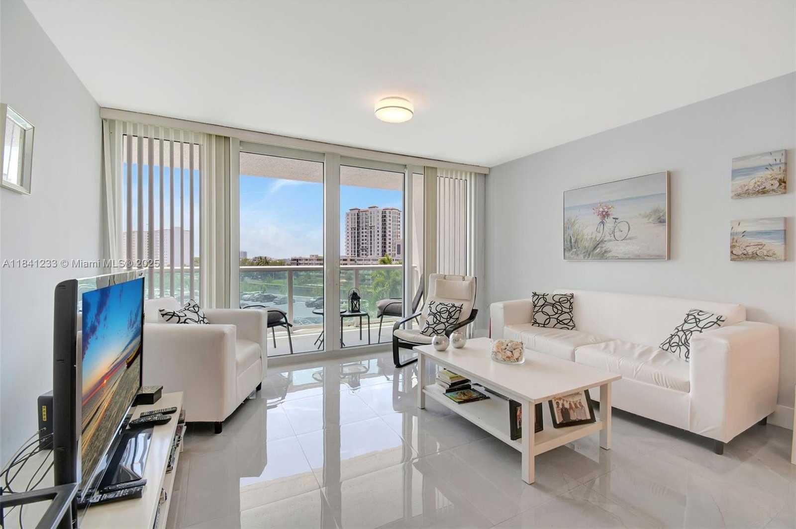 Small Image of Sunny Isles Beach Number 11