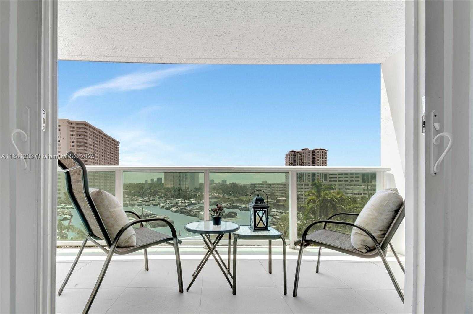 Small Image of Sunny Isles Beach Number 12