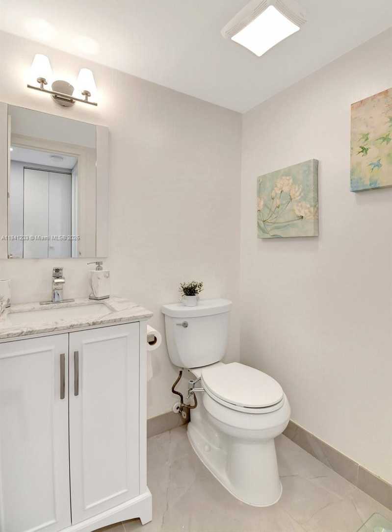 Small Image of Sunny Isles Beach Number 14