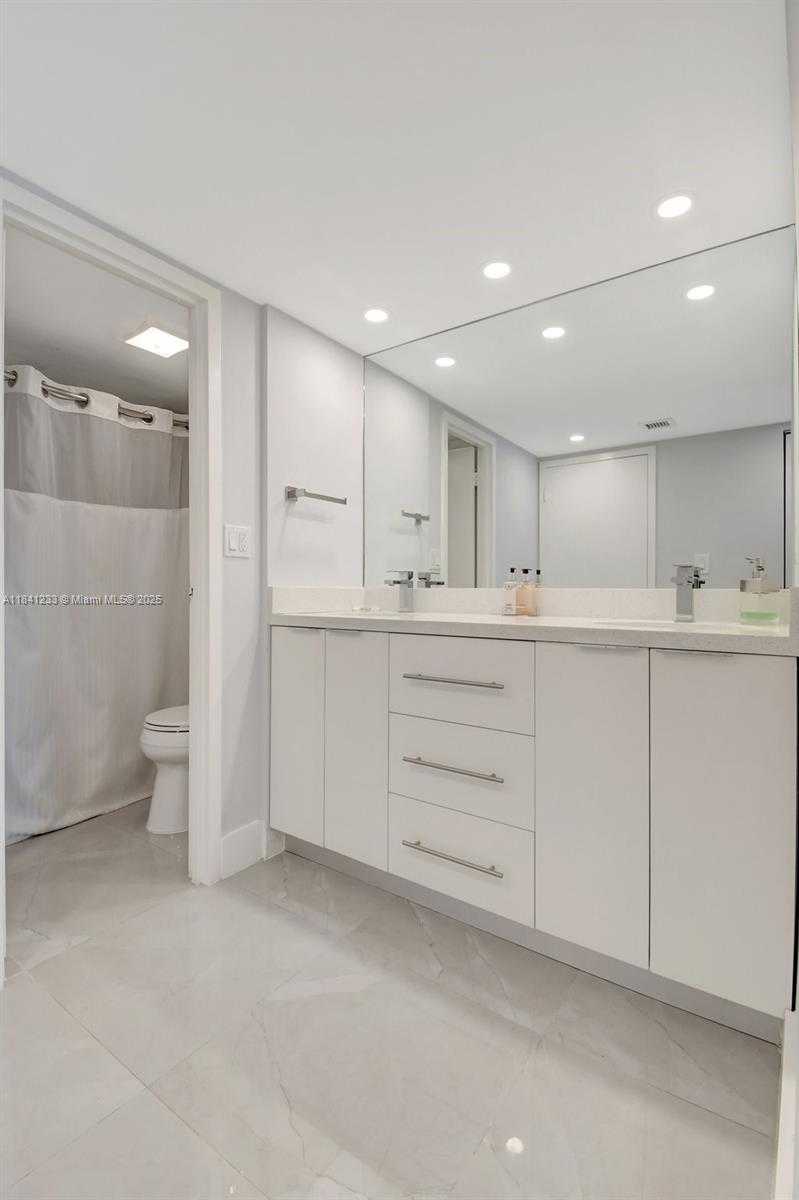 Small Image of Sunny Isles Beach Number 16