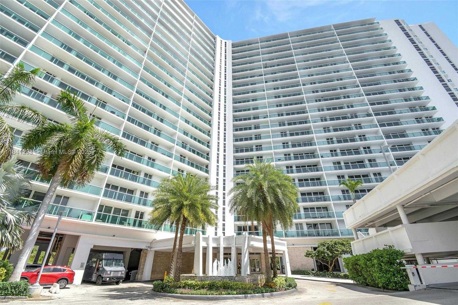 Small Image of Sunny Isles Beach Number 18