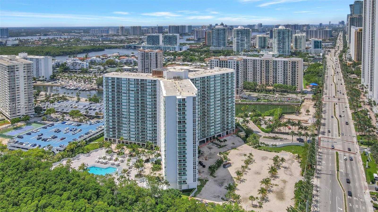Small Image of Sunny Isles Beach Number 2