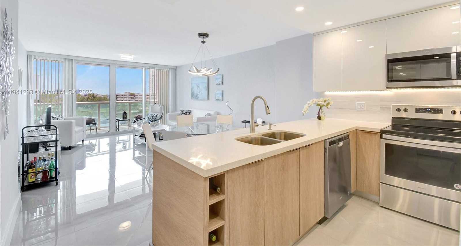 Small Image of Sunny Isles Beach Number 7