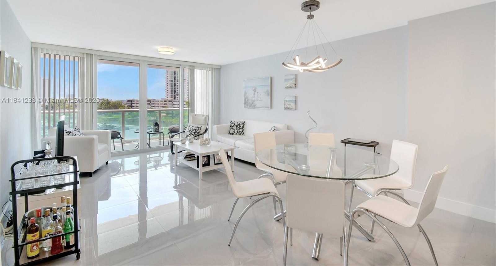 Small Image of Sunny Isles Beach Number 9