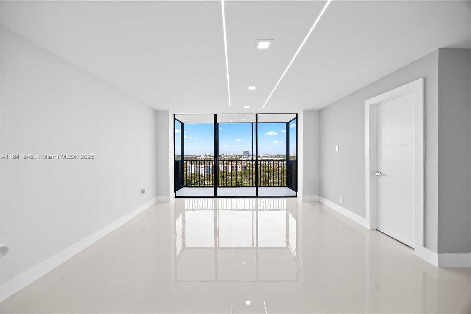 Small Image of 20379 WEST COUNTRY CLUB DRIVE #1631, Aventura Number 2