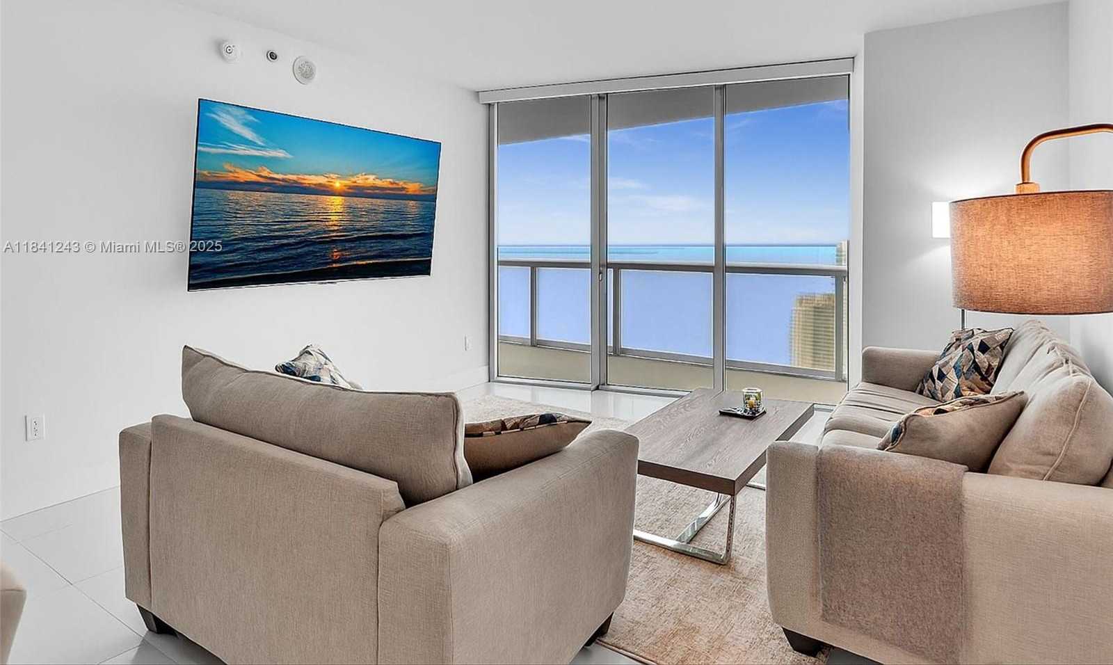 Small Image of 495 BRICKELL AVE #5009, Miami Number 18