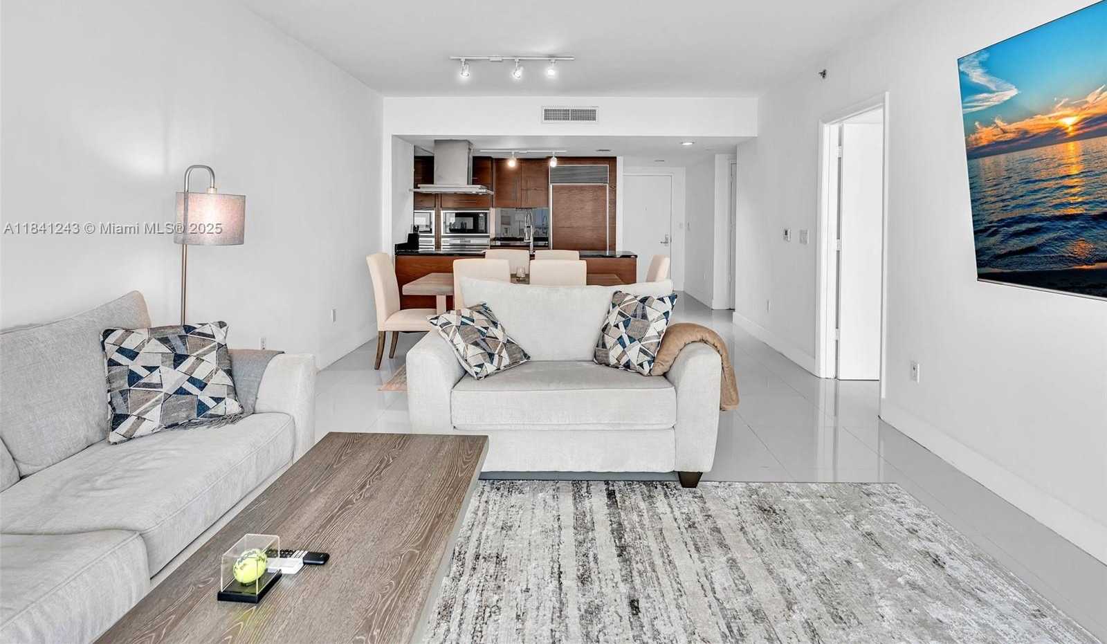 Small Image of 495 BRICKELL AVE #5009, Miami Number 20