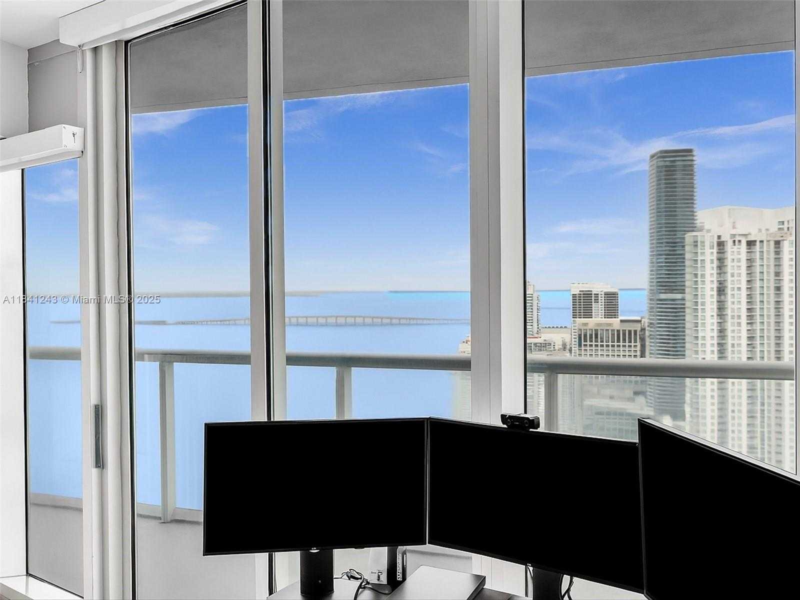 Small Image of 495 BRICKELL AVE #5009, Miami Number 25