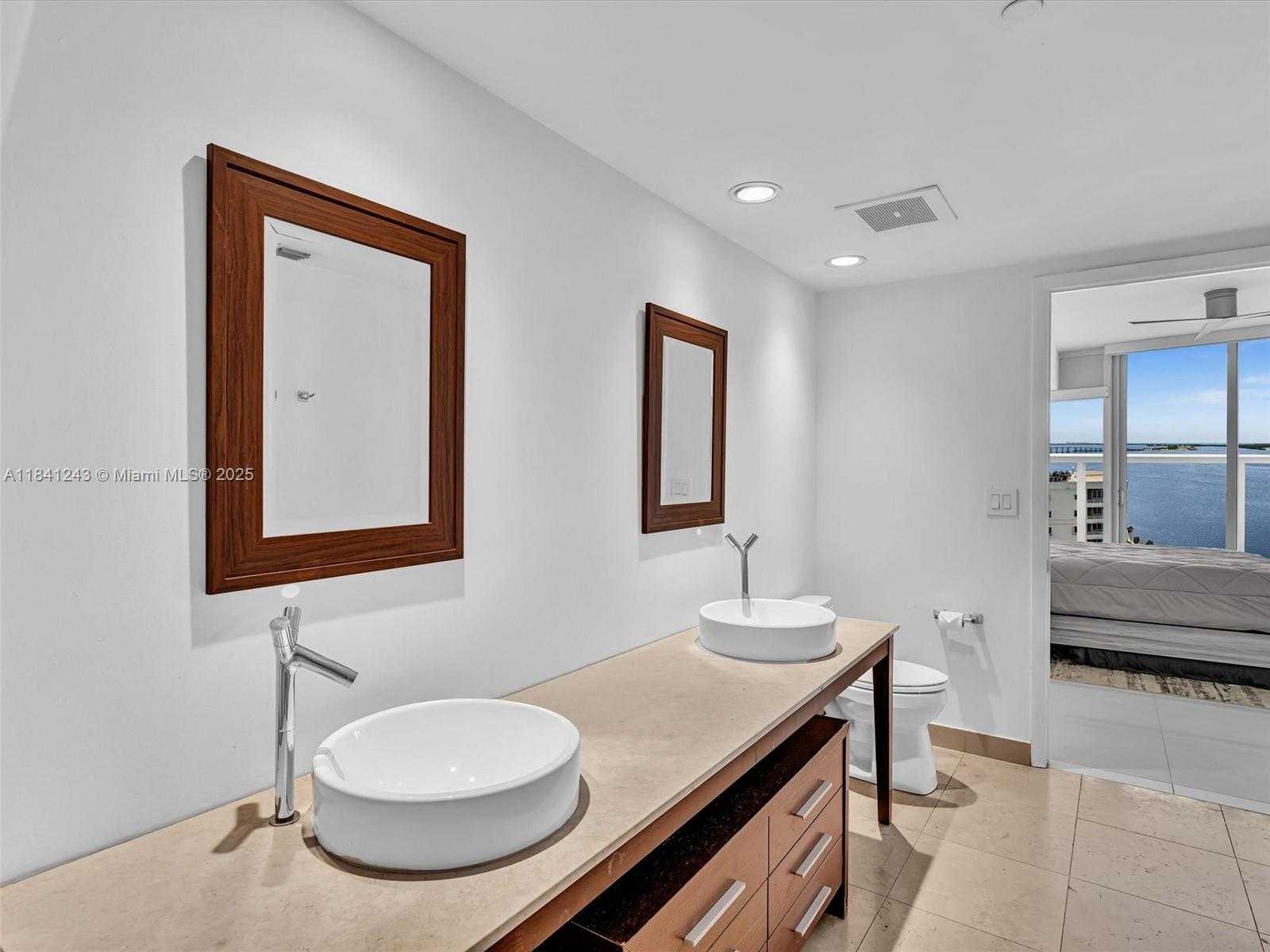 Small Image of 495 BRICKELL AVE #5009, Miami Number 27