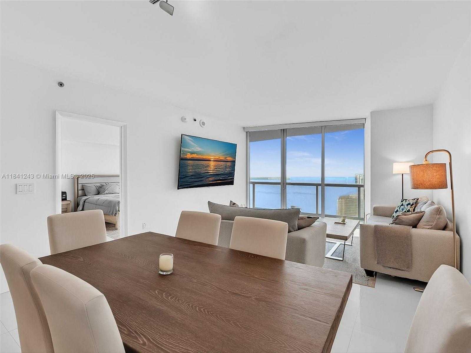 Small Image of 495 BRICKELL AVE #5009, Miami Number 3