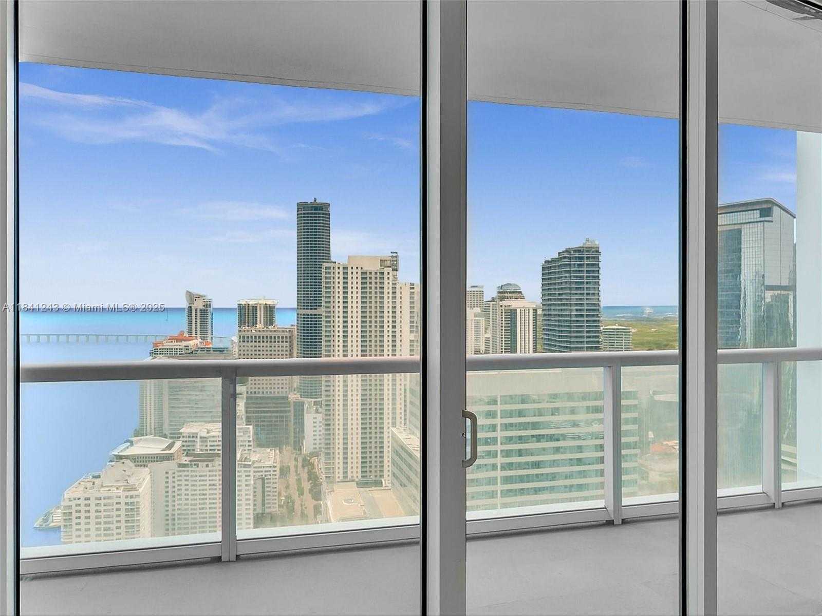 Small Image of 495 BRICKELL AVE #5009, Miami Number 32