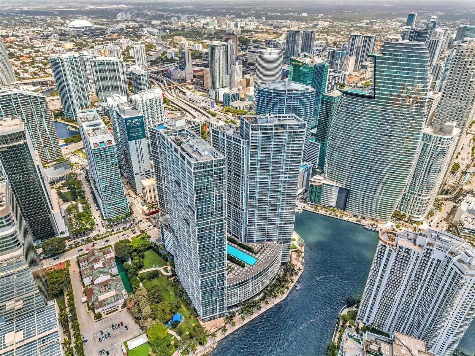 Small Image of 495 BRICKELL AVE #5009, Miami Number 42