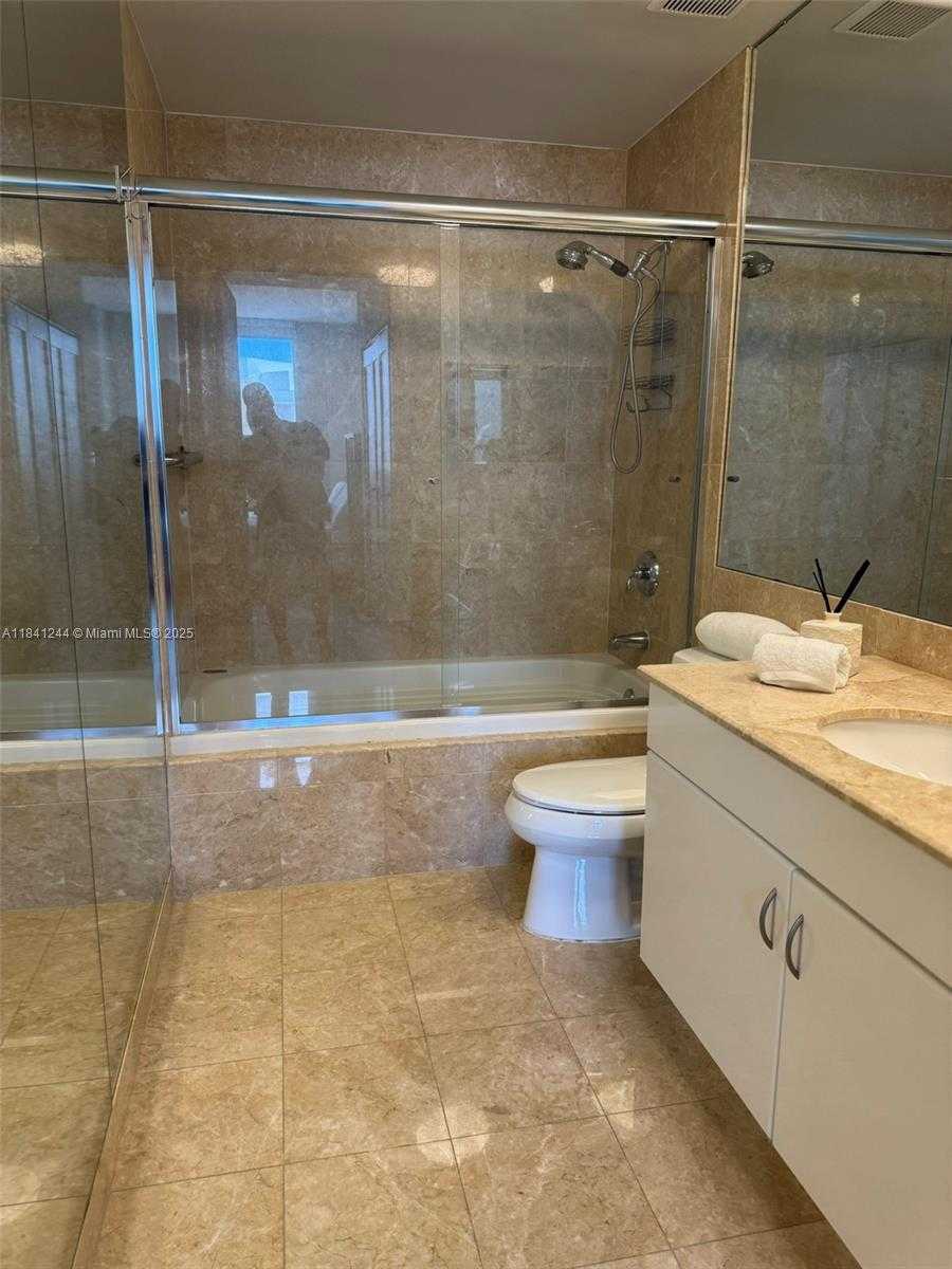 Small Image of 801 BRICKELL KEY BLVD #2705, Miami Number 14
