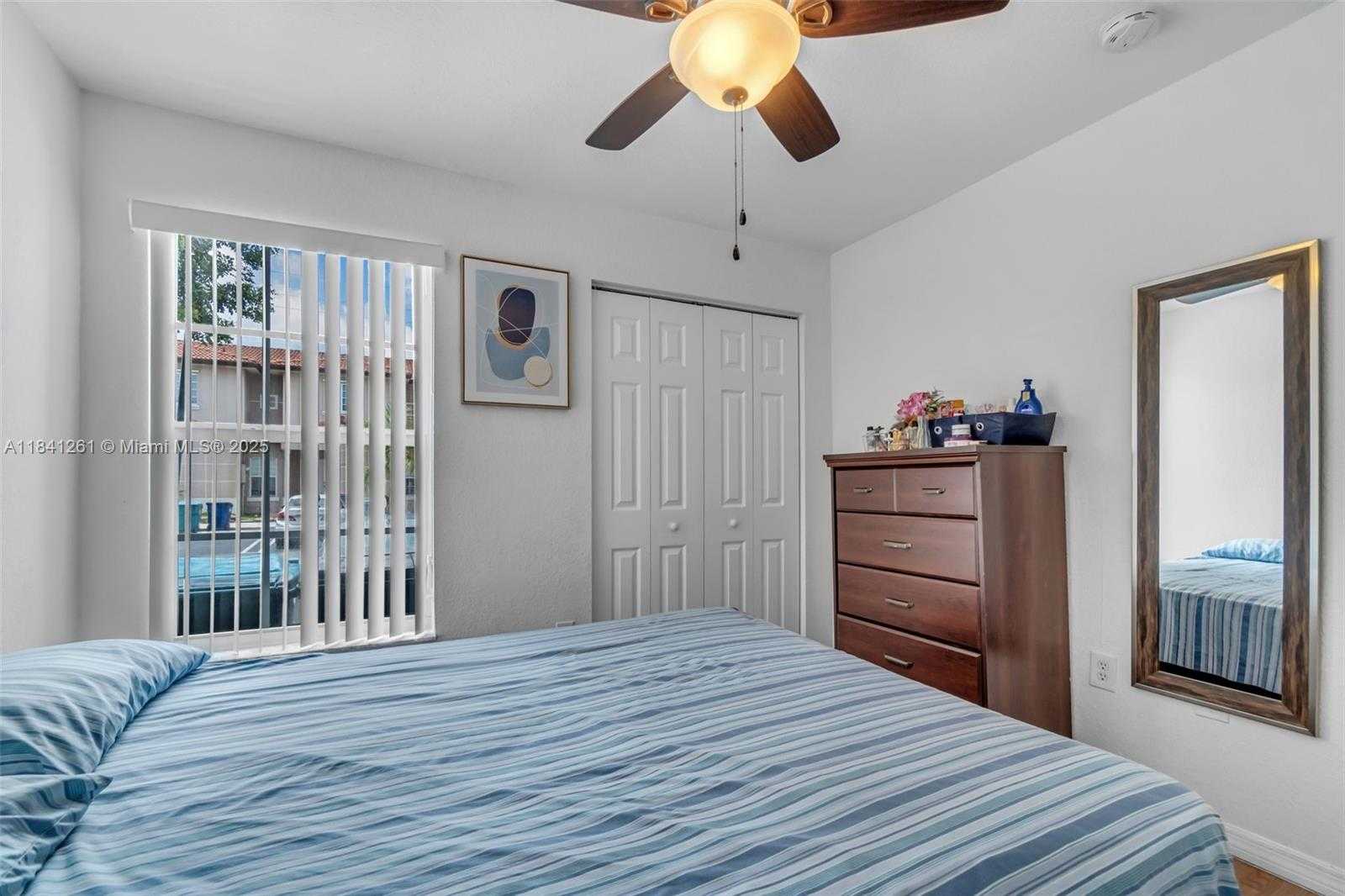 Small Image of 17153 SOUTH WEST 138TH CT, Miami Number 11