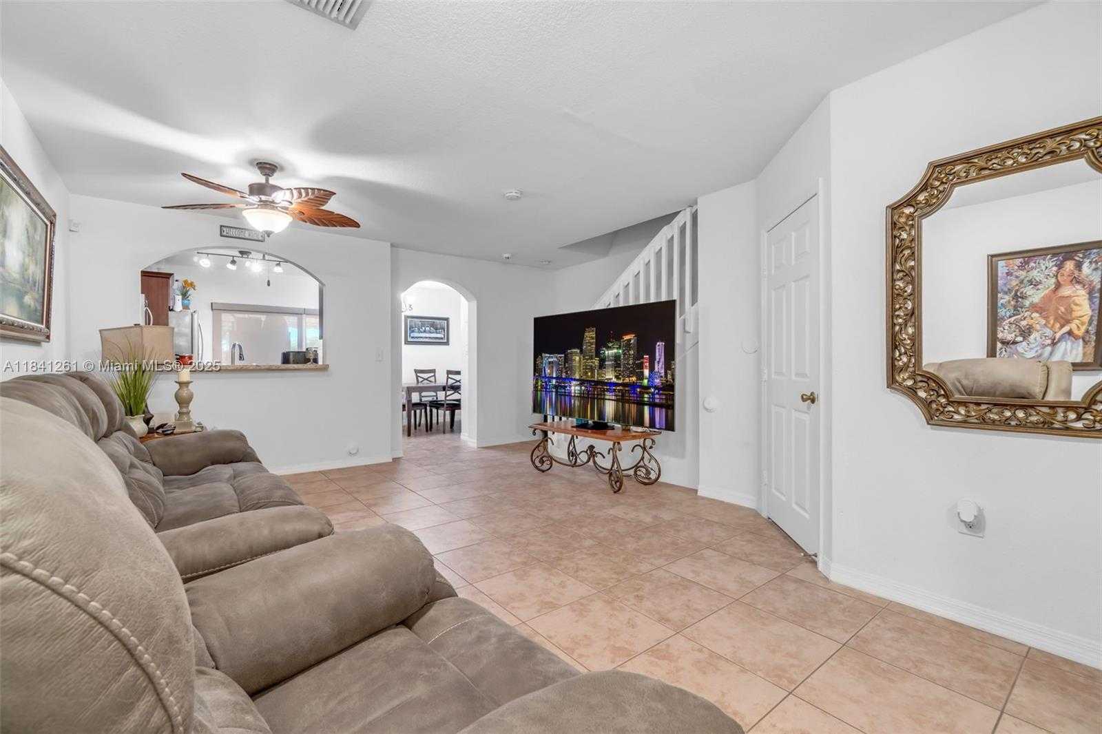 Small Image of 17153 SOUTH WEST 138TH CT, Miami Number 3