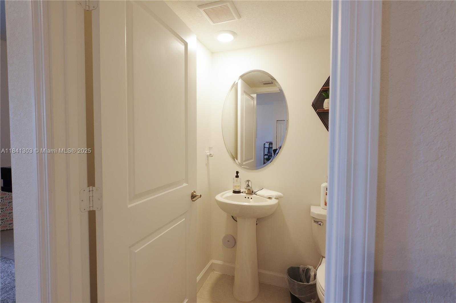 Small Image of 20441 NORTH WEST 4TH CT, Miami Gardens Number 11