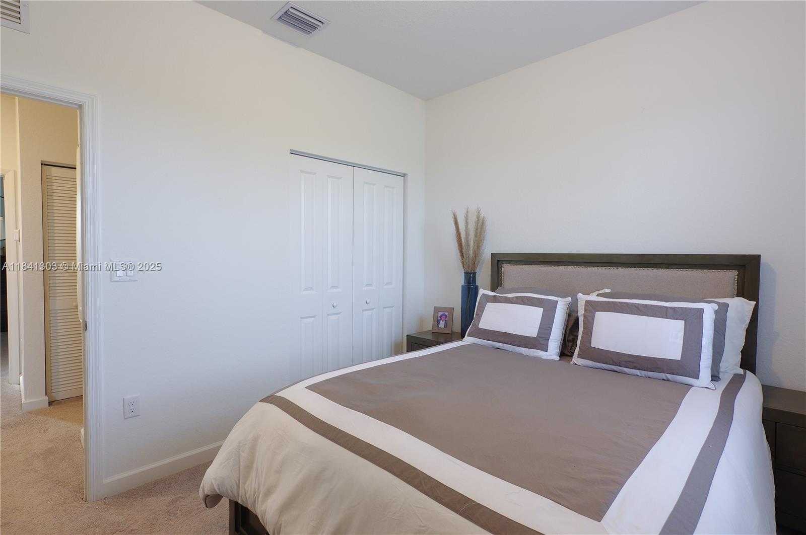 Small Image of 20441 NORTH WEST 4TH CT, Miami Gardens Number 17