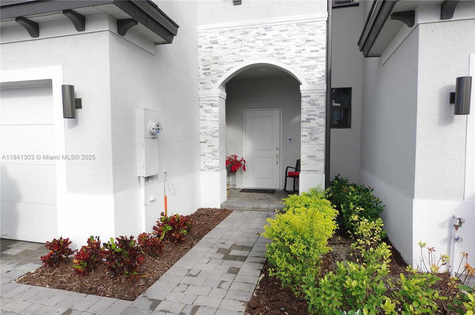 Small Image of 20441 NORTH WEST 4TH CT, Miami Gardens Number 2
