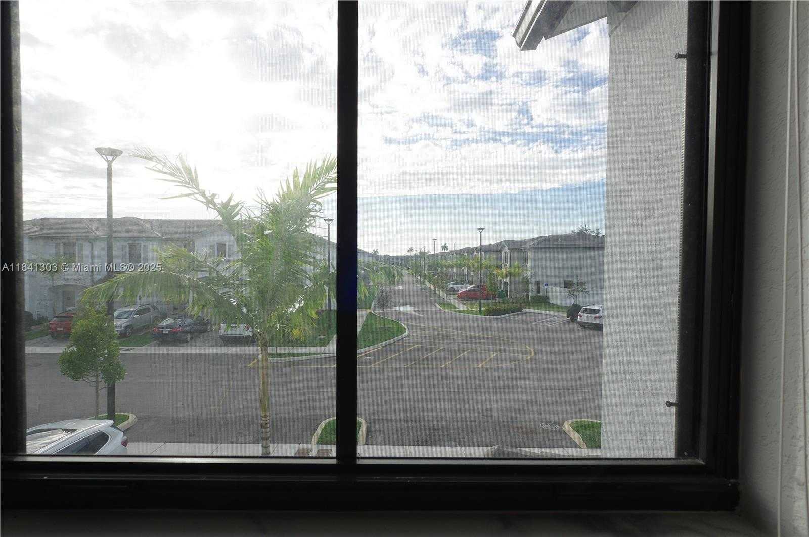 Small Image of 20441 NORTH WEST 4TH CT, Miami Gardens Number 22