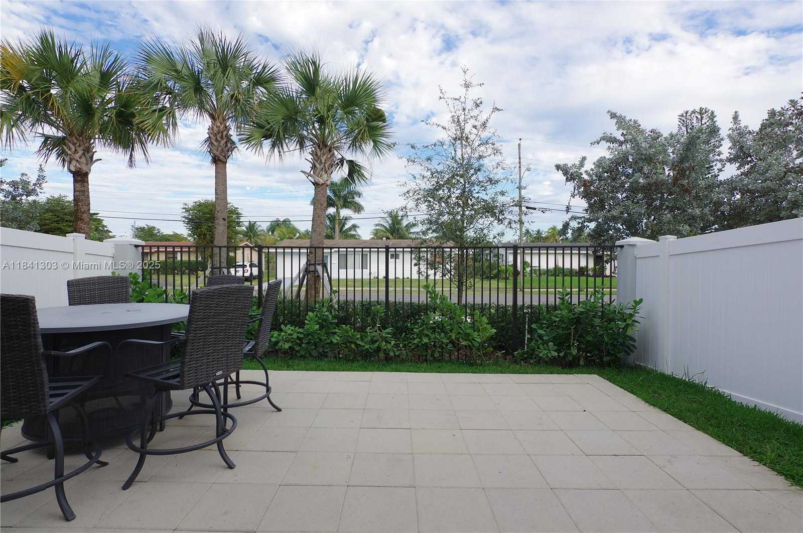 Small Image of 20441 NORTH WEST 4TH CT, Miami Gardens Number 25