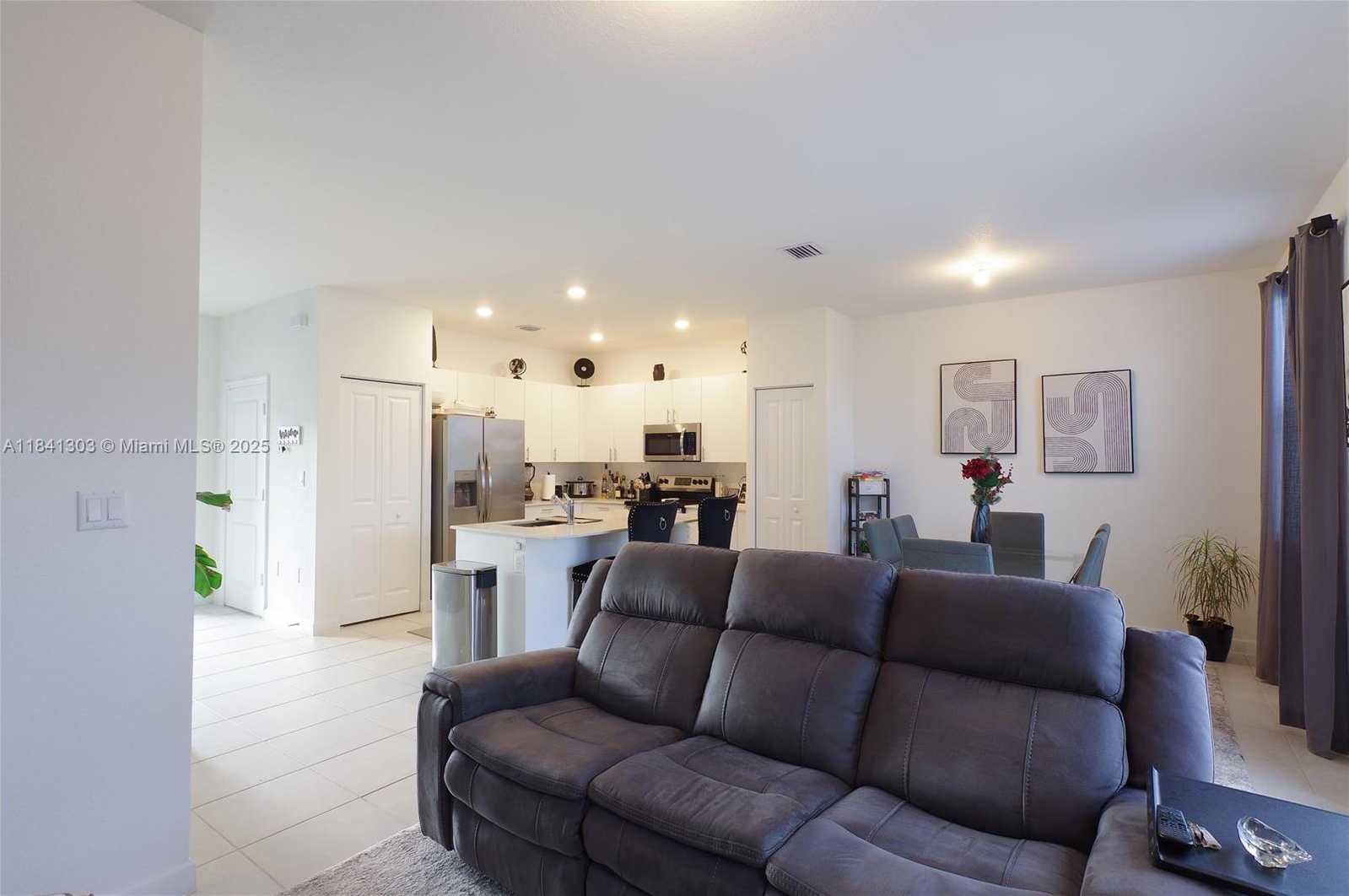 Small Image of 20441 NORTH WEST 4TH CT, Miami Gardens Number 8