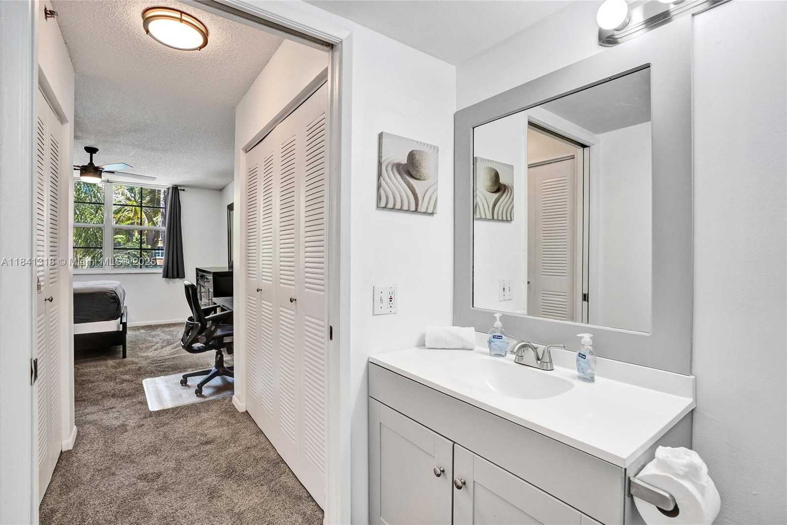 Small Image of 19701 EAST COUNTRY CLUB DR #5306, Aventura Number 18
