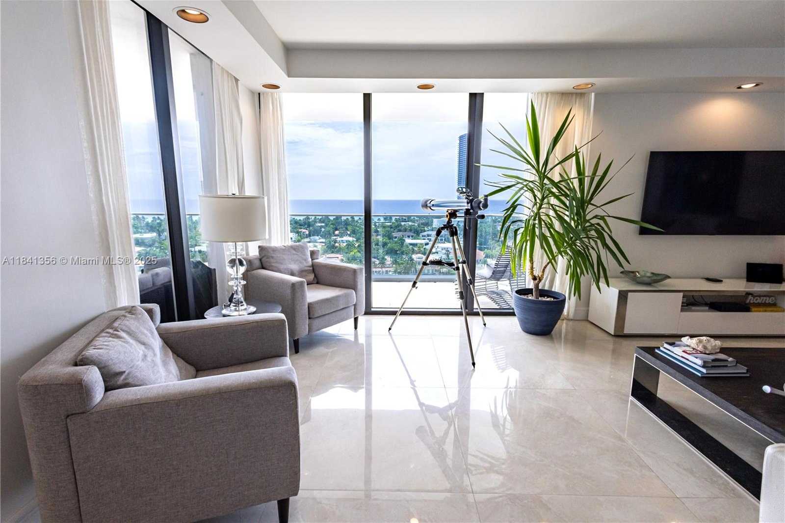 Small Image of 19707 TURNBERRY WAY #18J, Aventura Number 13