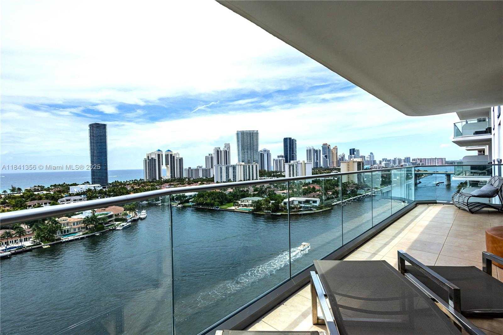 Small Image of 19707 TURNBERRY WAY #18J, Aventura Number 2