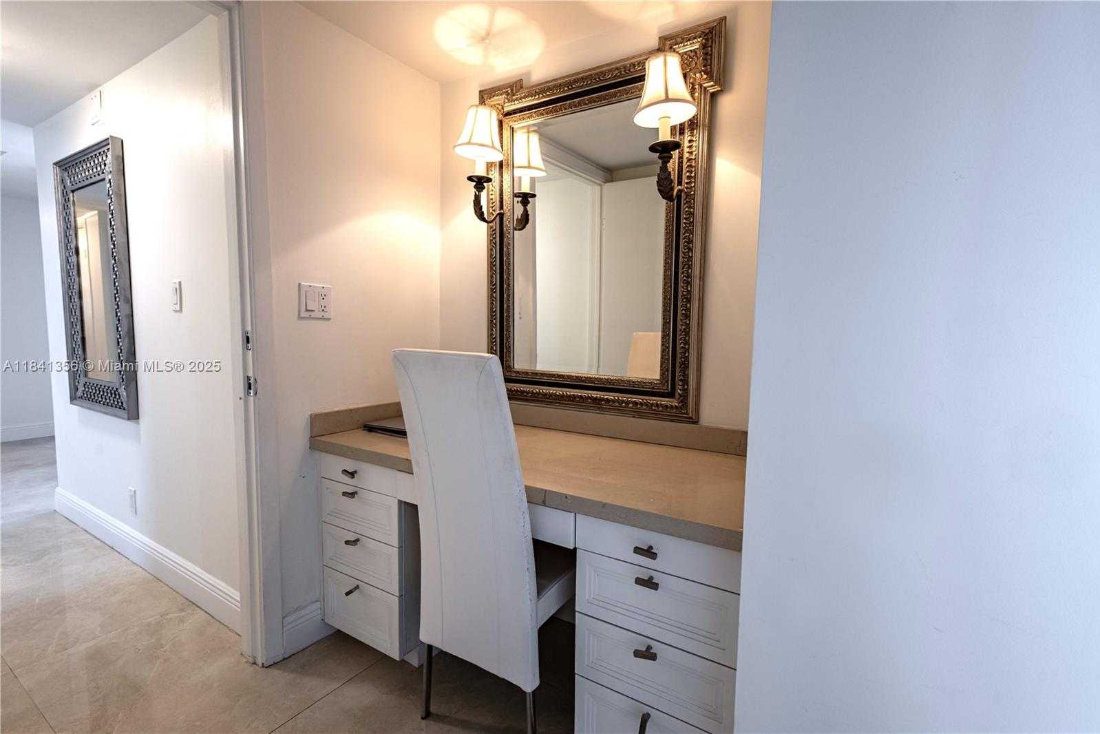 Small Image of 19707 TURNBERRY WAY #18J, Aventura Number 23