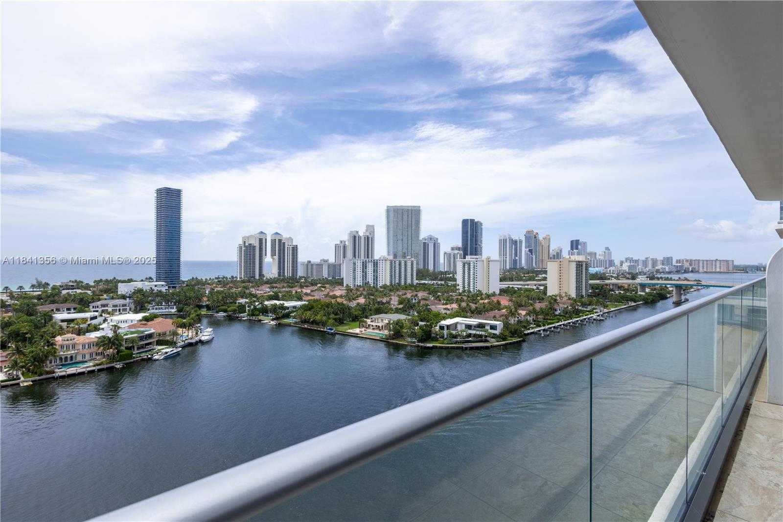 Small Image of 19707 TURNBERRY WAY #18J, Aventura Number 28