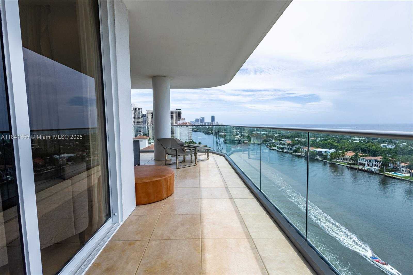 Small Image of 19707 TURNBERRY WAY #18J, Aventura Number 3