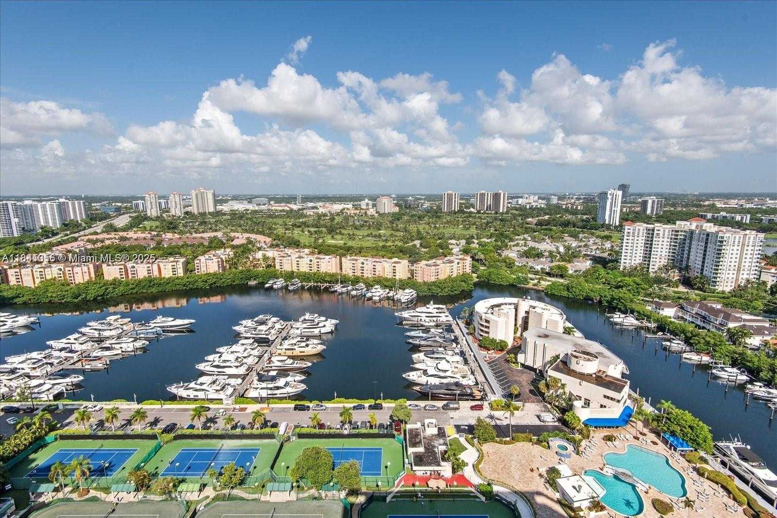 Small Image of 19707 TURNBERRY WAY #18J, Aventura Number 32