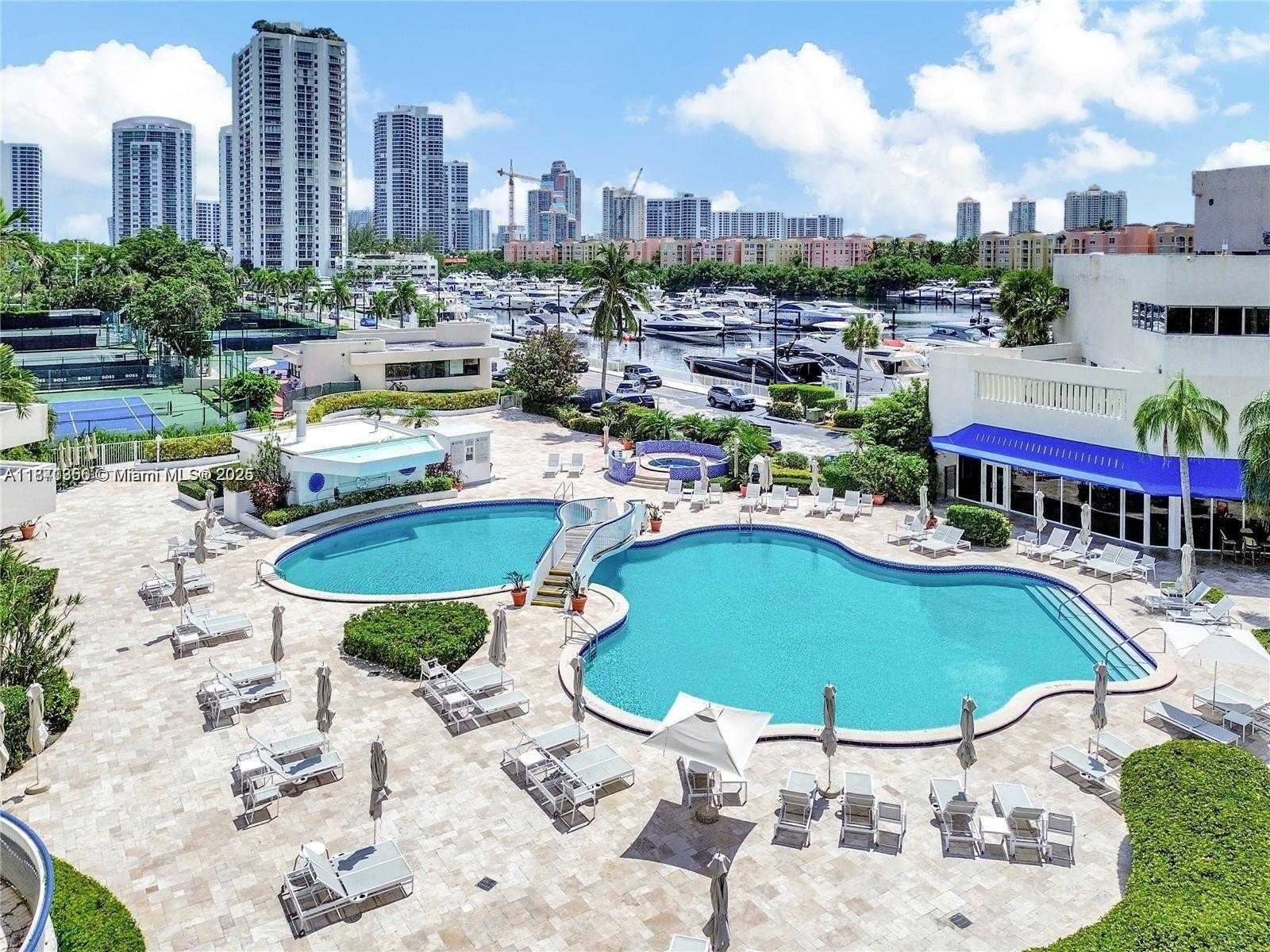 Small Image of 19707 TURNBERRY WAY #18J, Aventura Number 34