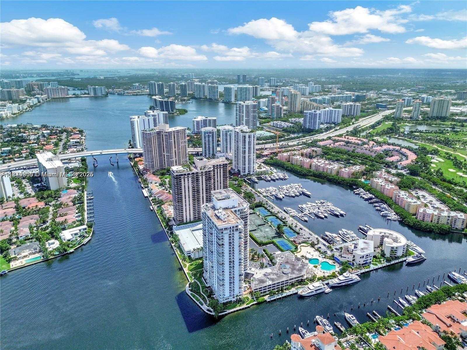 Small Image of 19707 TURNBERRY WAY #18J, Aventura Number 37