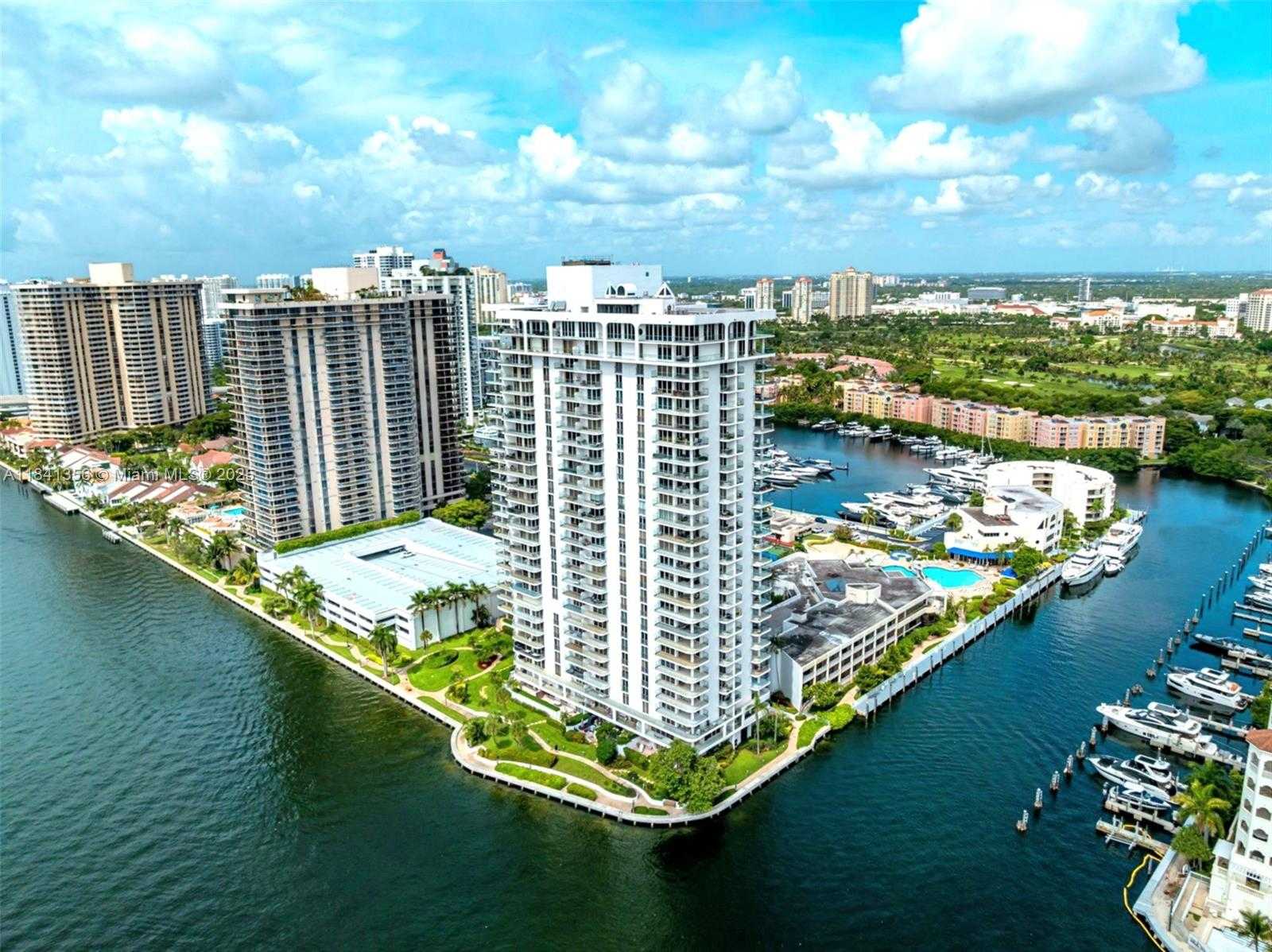 Small Image of 19707 TURNBERRY WAY #18J, Aventura Number 39