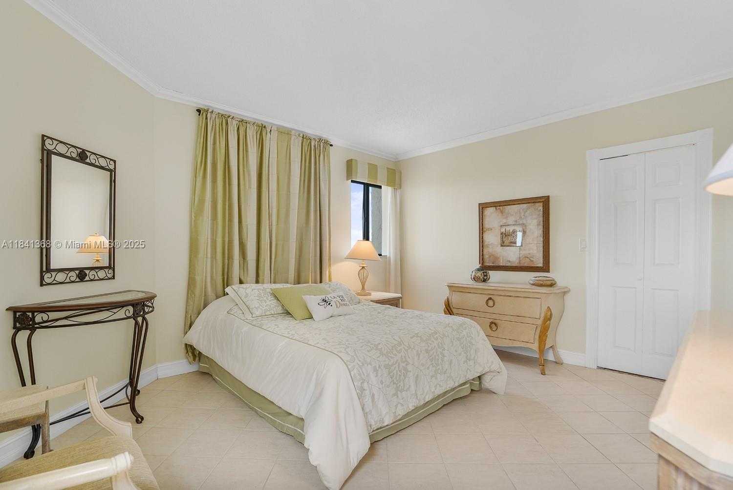 Small Image of 7200 RADICE CT #701, Lauderhill Number 26