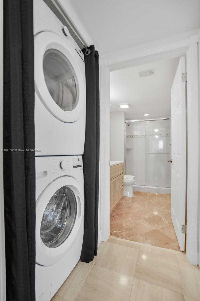 Small Image of 7200 RADICE CT #701, Lauderhill Number 32