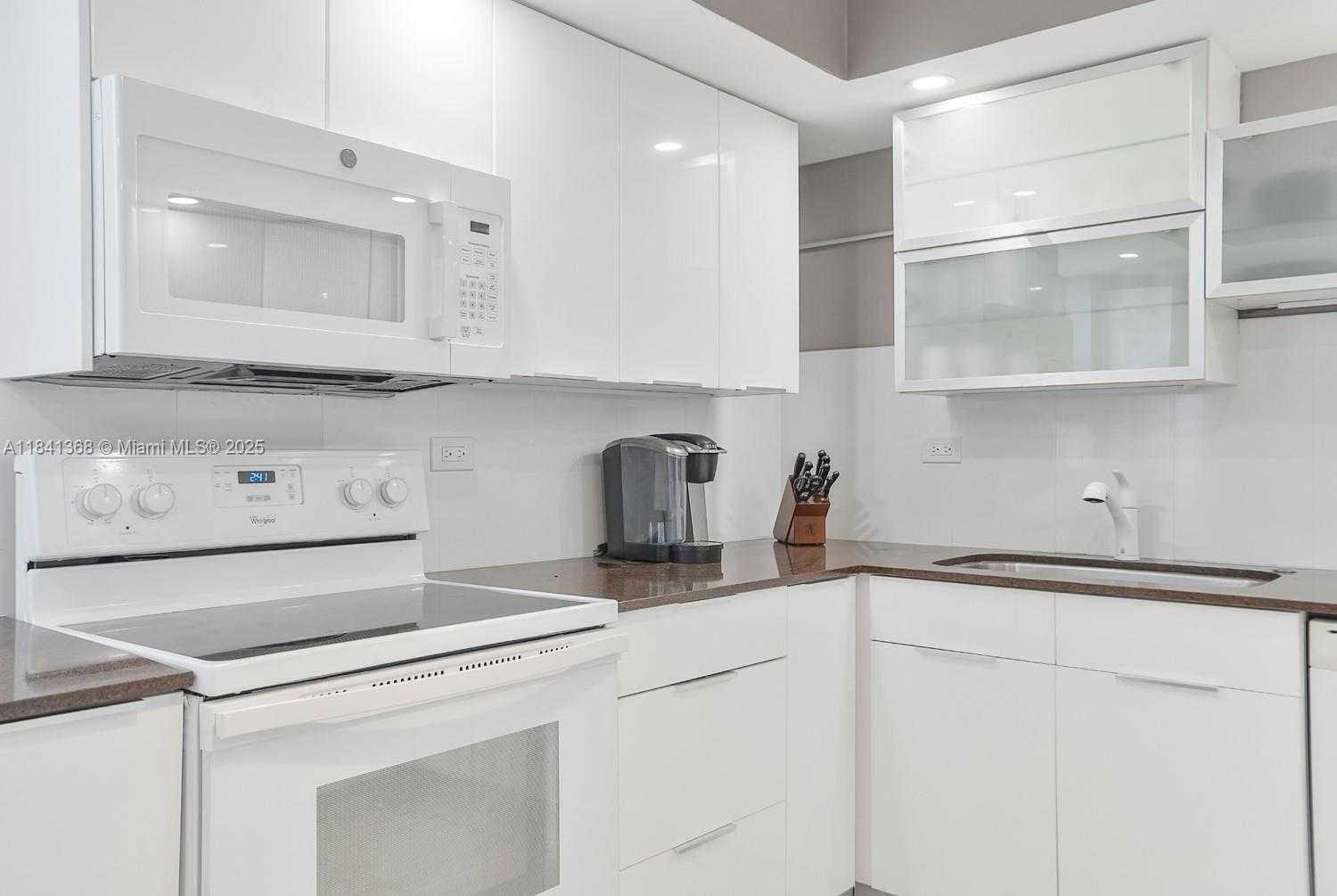 Small Image of 7200 RADICE CT #701, Lauderhill Number 8