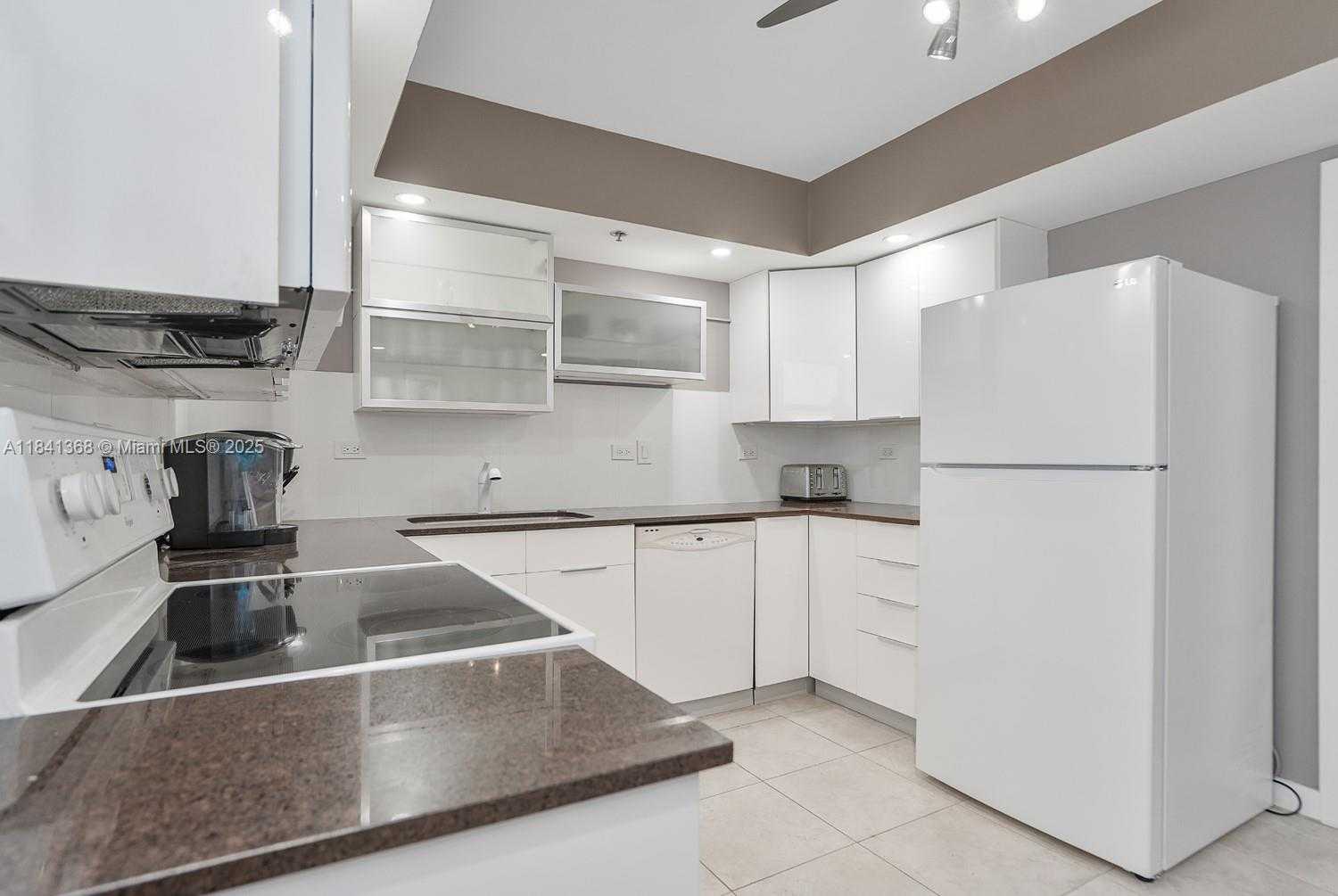 Small Image of 7200 RADICE CT #701, Lauderhill Number 9