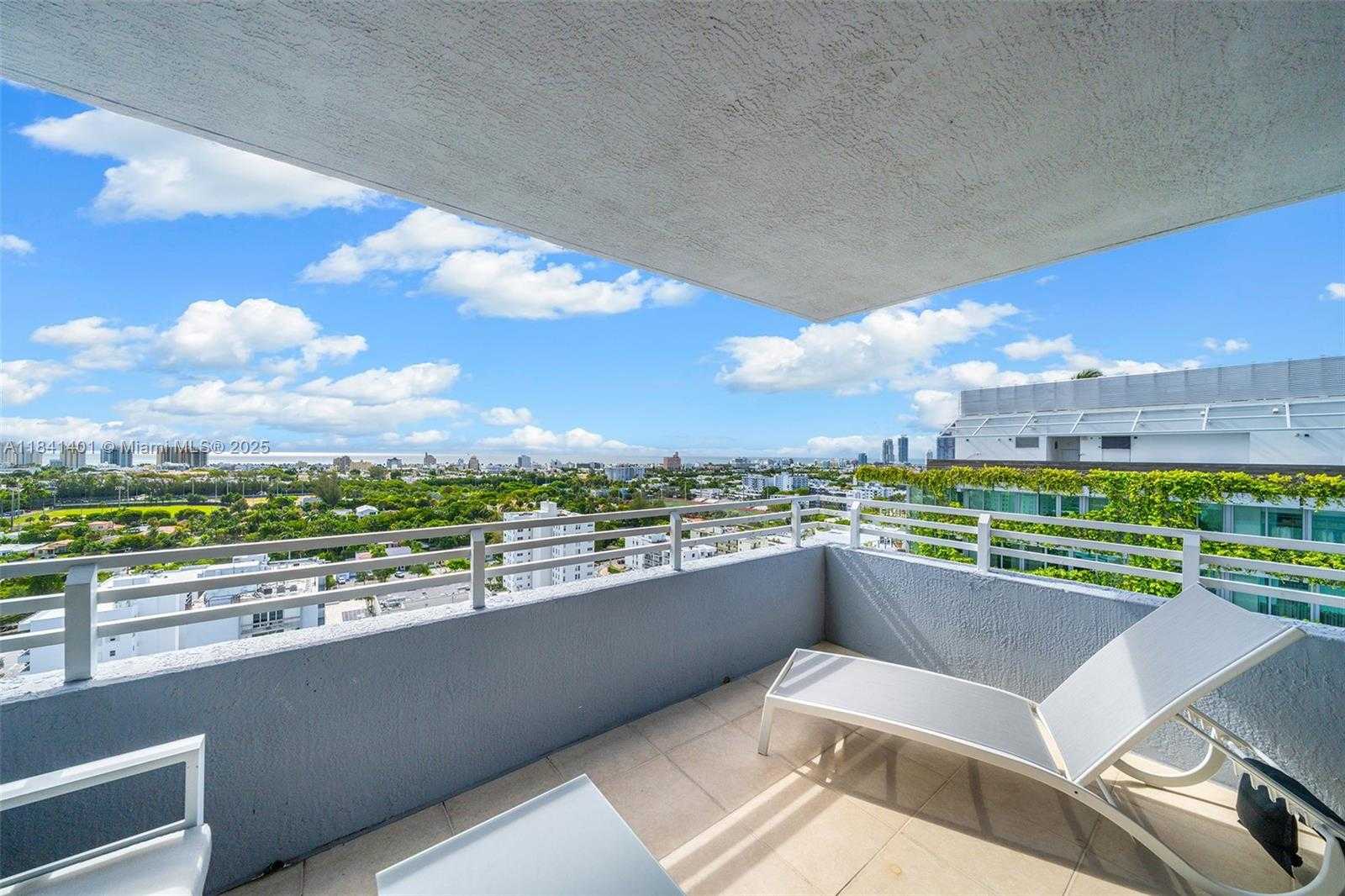 Small Image of 1330 WEST AVE #1813, Miami Beach Number 12