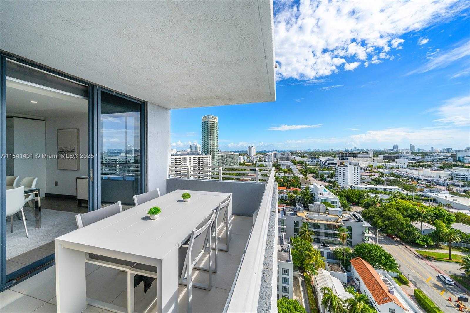Small Image of 1330 WEST AVE #1813, Miami Beach Number 25