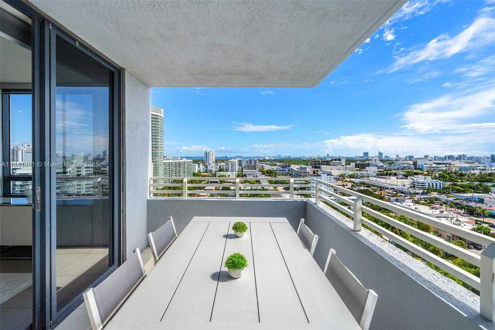 Small Image of 1330 WEST AVE #1813, Miami Beach Number 27
