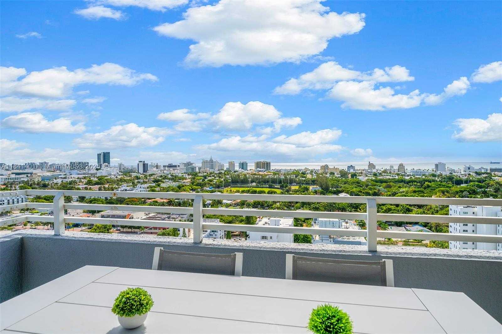 Small Image of 1330 WEST AVE #1813, Miami Beach Number 30