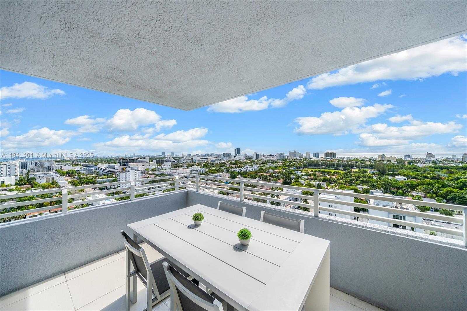 Small Image of 1330 WEST AVE #1813, Miami Beach Number 31