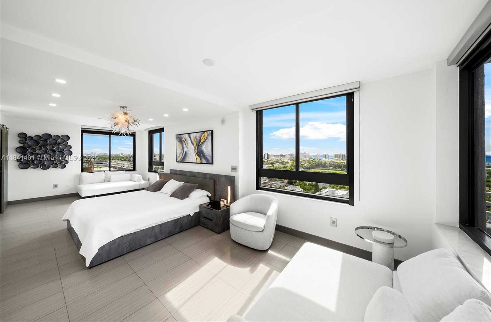Small Image of 1330 WEST AVE #1813, Miami Beach Number 36