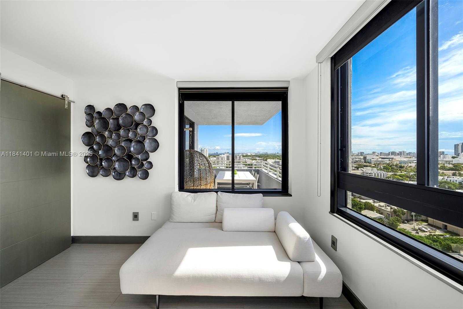 Small Image of 1330 WEST AVE #1813, Miami Beach Number 38
